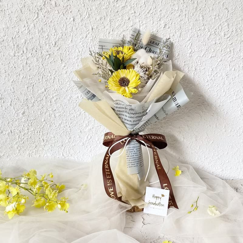畢業花束 向陽奶油黃擴香向日葵花束 畢業禮物 生日 畢業季 熱門