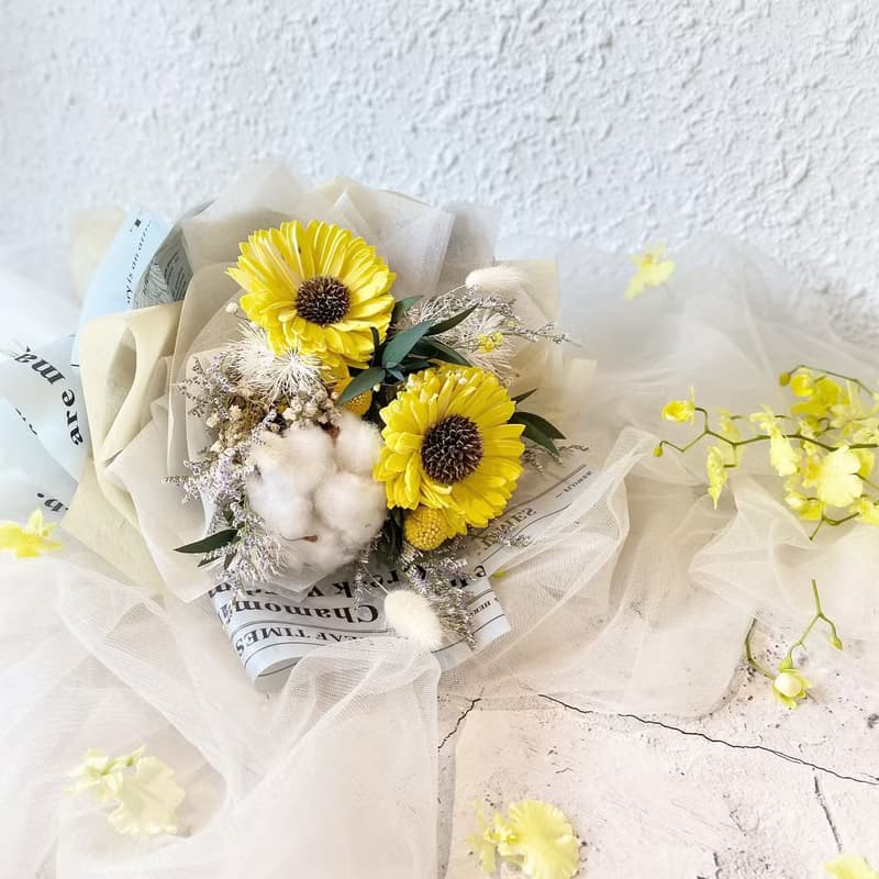 畢業花束 向陽奶油黃擴香向日葵花束 畢業禮物 生日 畢業季 熱門