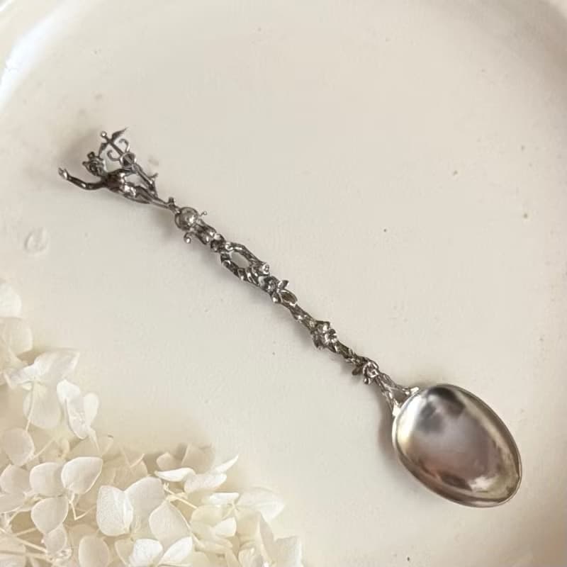 50400-絕美法國古董手柄雕飾鍍銀茶匙