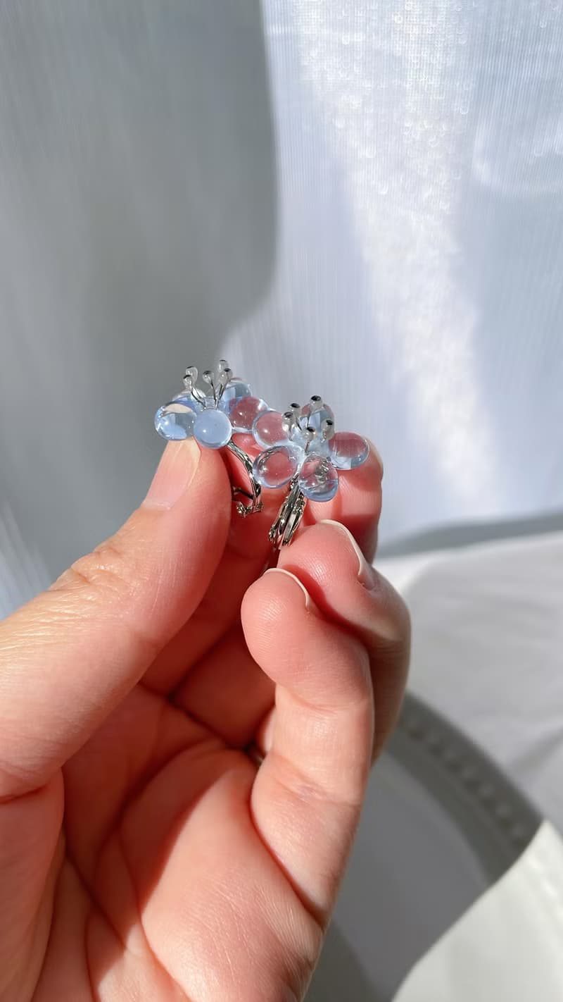 フラワーイヤリング　お花　ネモフィラ　ブルー　ピアス