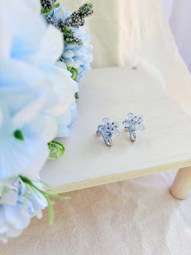 フラワーイヤリング　お花　ネモフィラ　ブルー　ピアス
