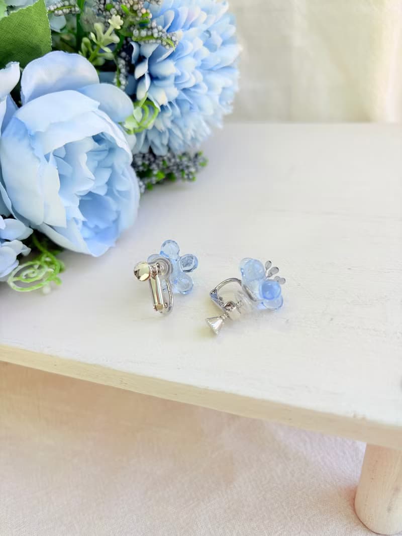 フラワーイヤリング　お花　ネモフィラ　ブルー　ピアス