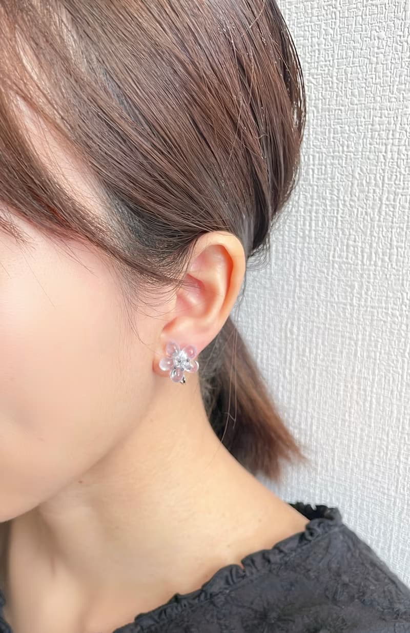 フラワーイヤリング　お花　ネモフィラ　ブルー　ピアス