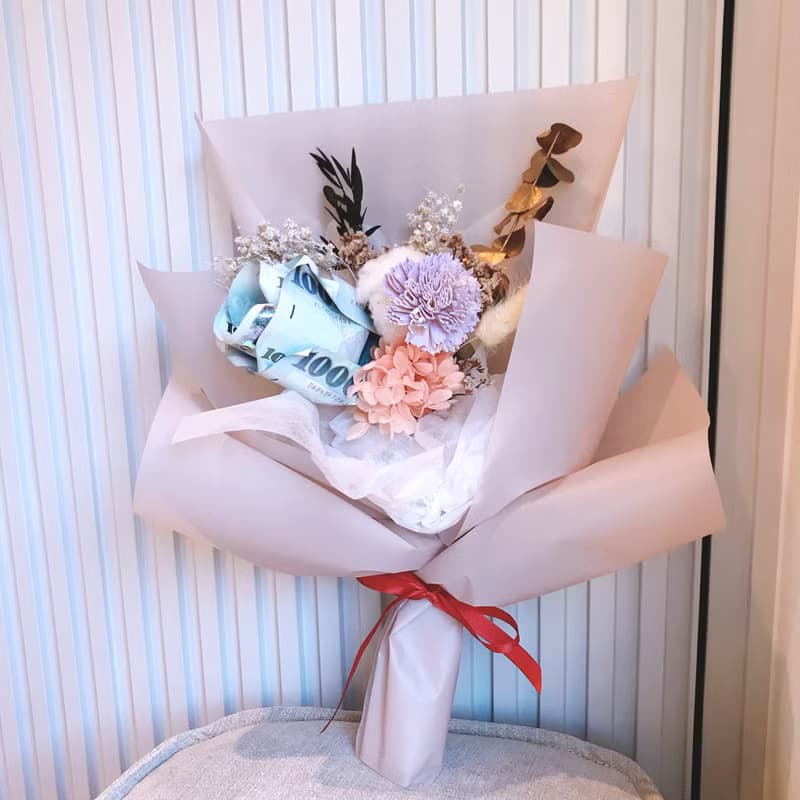 母親節有錢花束。母親節花束。花束。康乃馨。母親節花禮