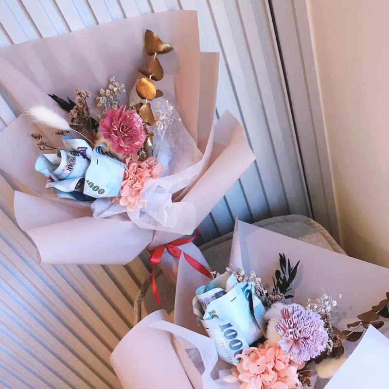 母親節有錢花束。母親節花束。花束。康乃馨。母親節花禮