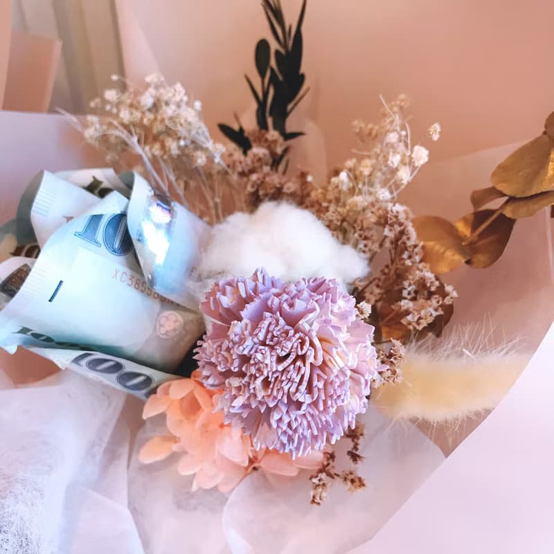 母親節有錢花束。母親節花束。花束。康乃馨。母親節花禮