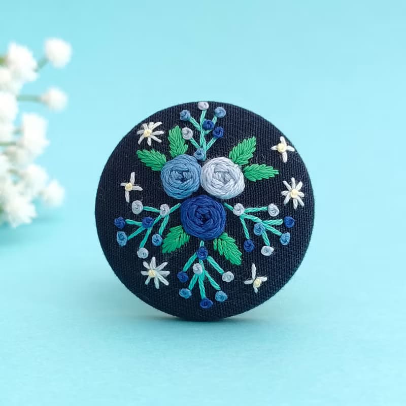 ブルーローズのブーケ刺繍ブローチorヘアゴム