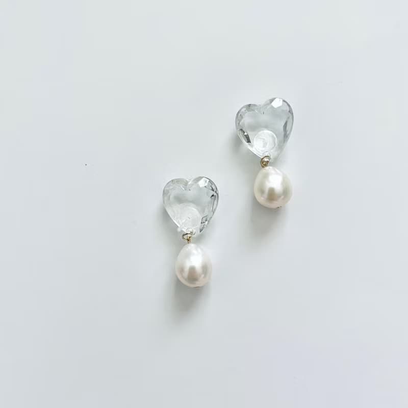 ハートのヴィンテージガラスとパールのピアス(イヤリング)