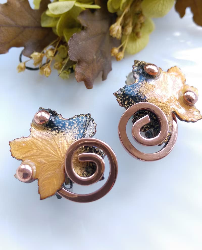 Vintage Jewelry 西洋古董飾品 MATISSE 粉橘捲葉 夾式耳環