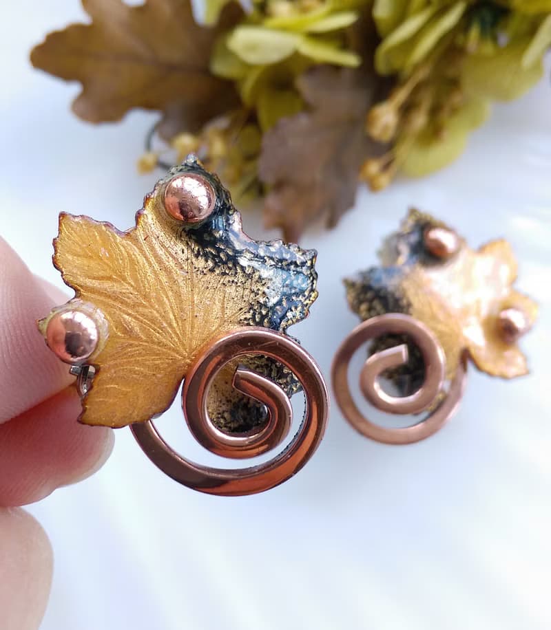 Vintage Jewelry 西洋古董飾品 MATISSE 粉橘捲葉 夾式耳環
