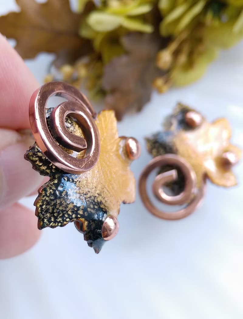 Vintage Jewelry 西洋古董飾品 MATISSE 粉橘捲葉 夾式耳環