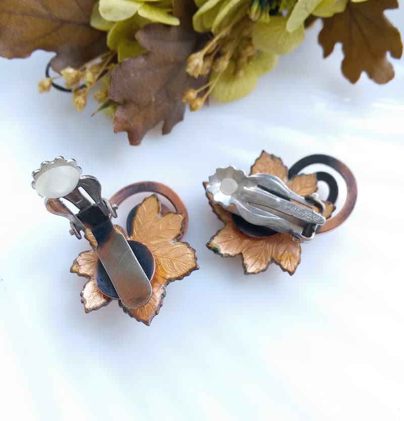 Vintage Jewelry 西洋古董飾品 MATISSE 粉橘捲葉 夾式耳環