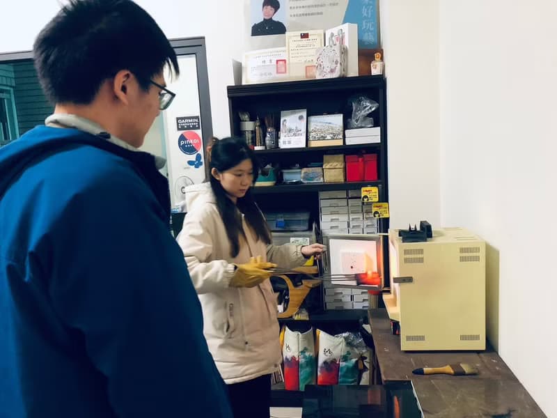 【體驗】琺瑯手作│噴釉琺瑯+皮革複合媒材手環 │文化幣│台南旅遊