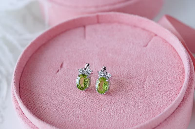 Natural Peridot Stud Earrings Sterling Silver925.