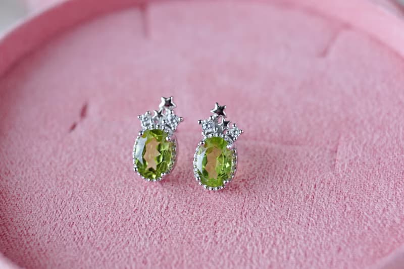 Natural Peridot Stud Earrings Sterling Silver925.