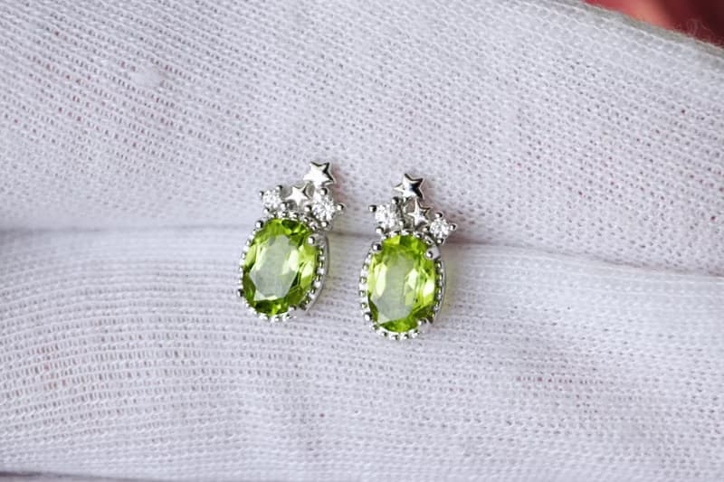 Natural Peridot Stud Earrings Sterling Silver925.