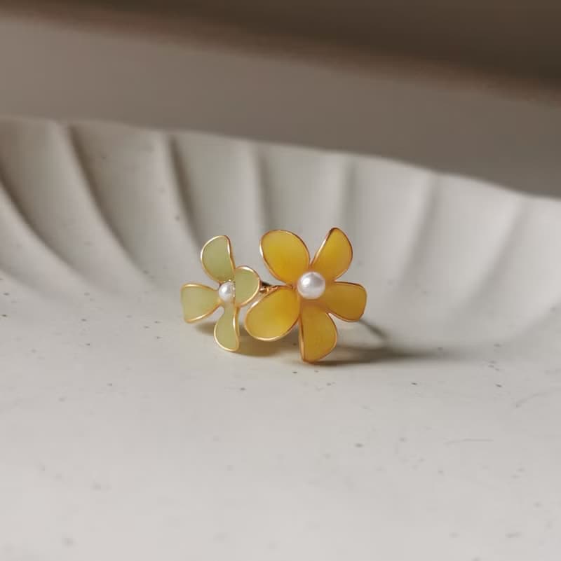 【Veverka】雙花戒指-戒指 生日禮物 花戒指 樹脂花 霧面滴膠