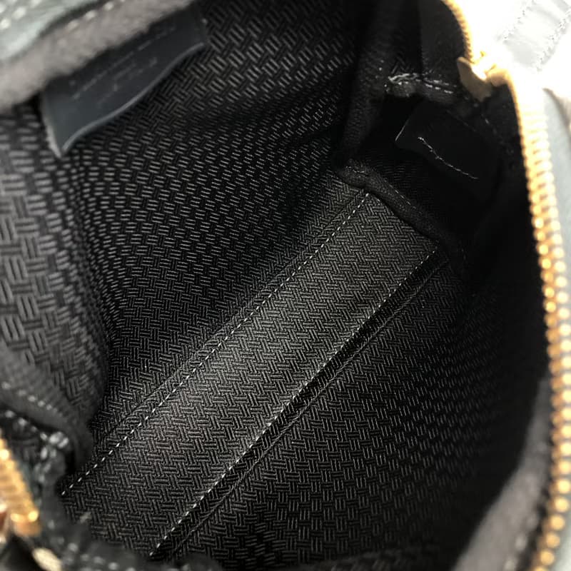 【 日本直送　名牌中古包 】Christian Dior トロッター ショルダーバッグ ブラック PVC レザー ミニバッグ vintage gc672z