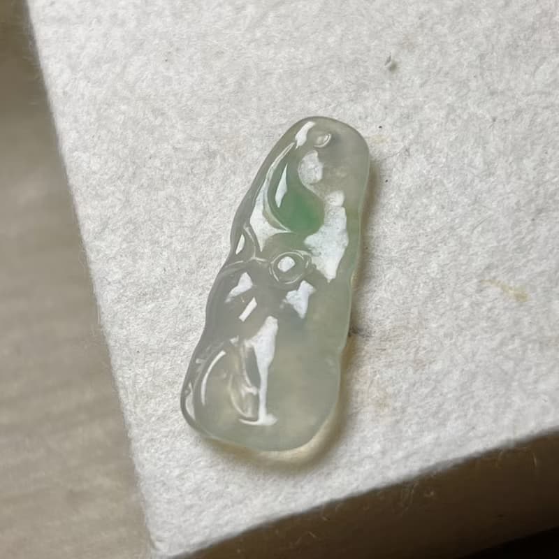 冰種飄綠花翡翠荷包有魚 | 天然緬甸玉A貨翡翠 | 送禮