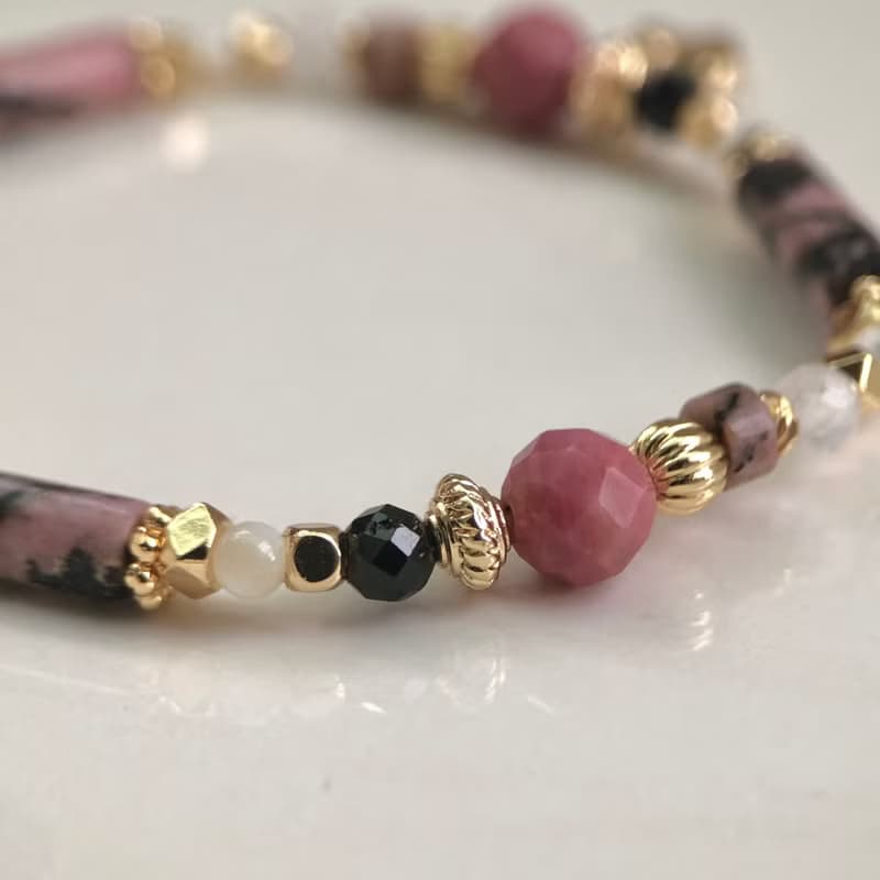 【二月・玫瑰】玫瑰的名字 | 玫瑰石手鍊 彈性鍊