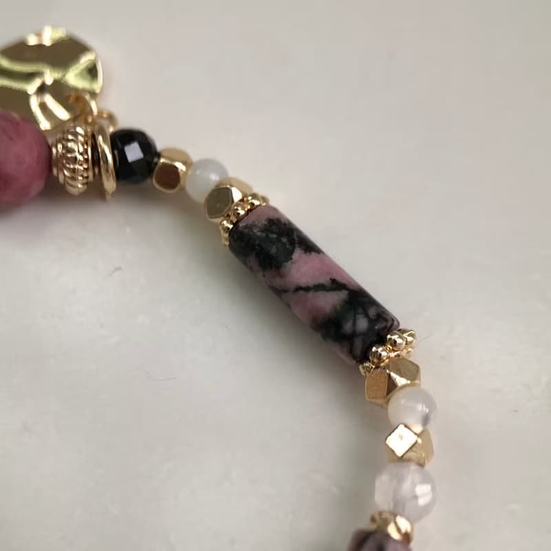 【二月・玫瑰】玫瑰的名字 | 玫瑰石手鍊 彈性鍊