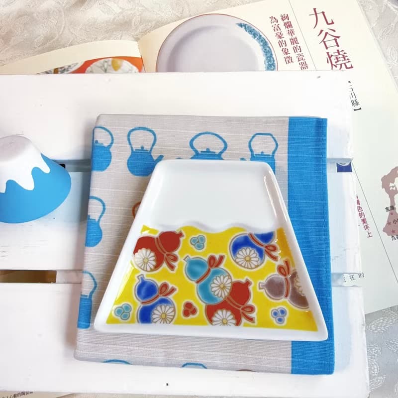 【九谷燒】青郊窯富士山造型盤-六瓢