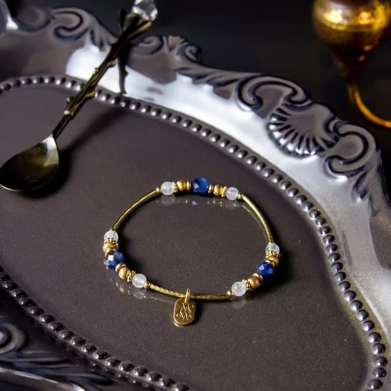 海邊的曼徹斯特 // C1243藍晶白月光黃銅手鍊