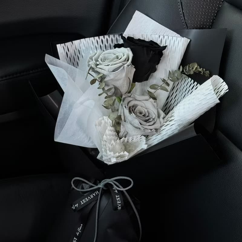 HARVEST丨厄瓜多永生玫瑰花束・附提袋丨情人節/生日/告白/黑色