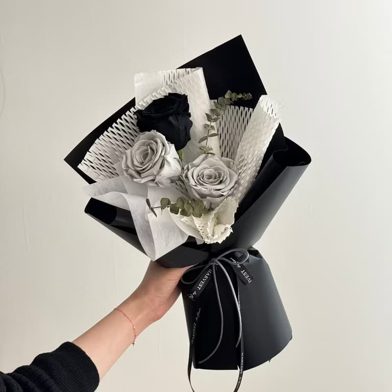 HARVEST丨厄瓜多永生玫瑰花束・附提袋丨情人節/生日/告白/黑色