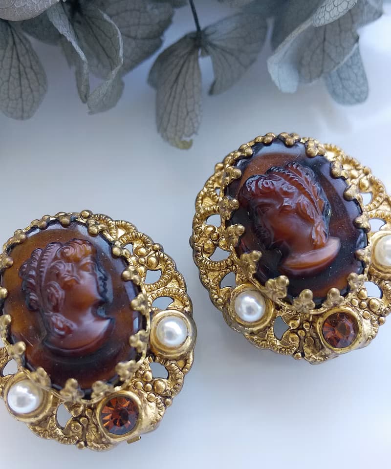 Vintage Jewelry 西洋古董飾品 西德製 優雅 CAMEO 典雅 夾式耳環