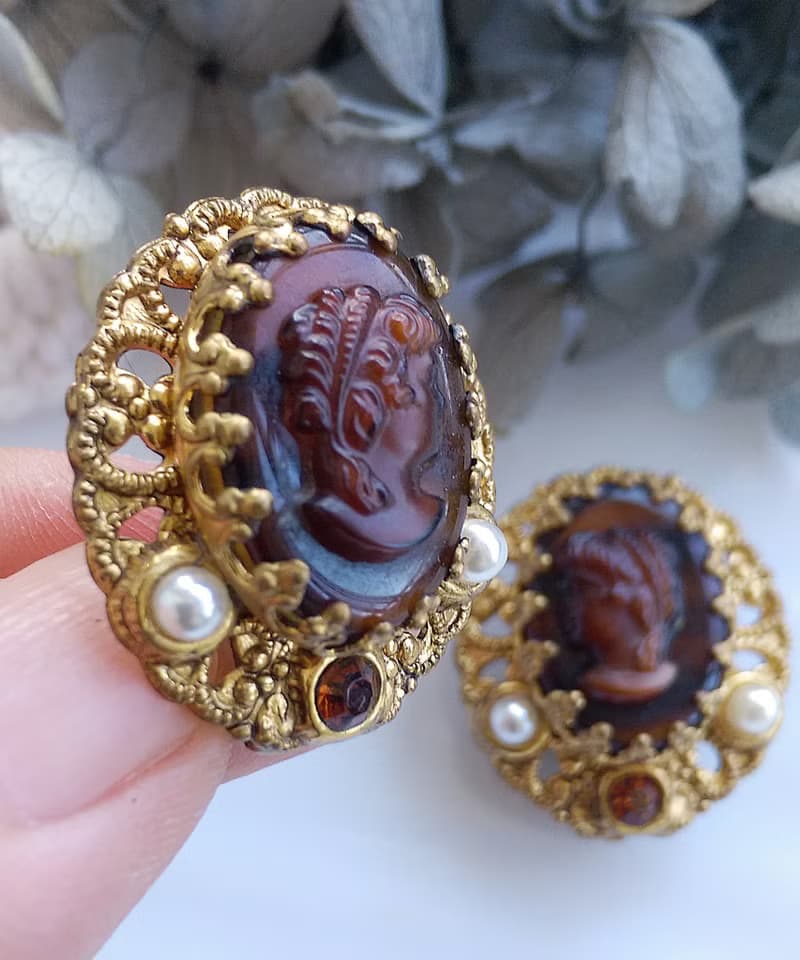 Vintage Jewelry 西洋古董飾品 西德製 優雅 CAMEO 典雅 夾式耳環