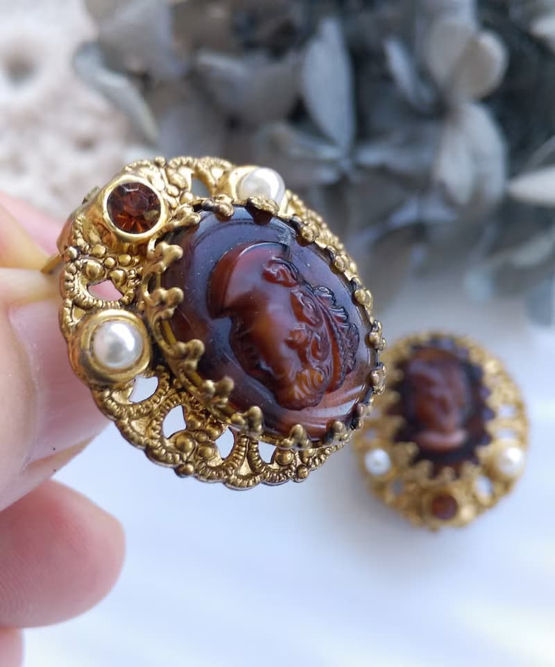 Vintage Jewelry 西洋古董飾品 西德製 優雅 CAMEO 典雅 夾式耳環
