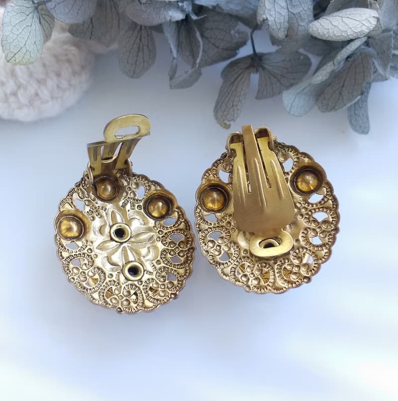 Vintage Jewelry 西洋古董飾品 西德製 優雅 CAMEO 典雅 夾式耳環