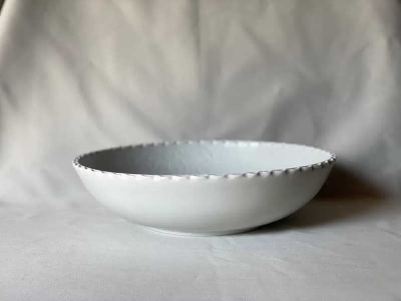 難あり 大鉢 白磁 内笹唐草