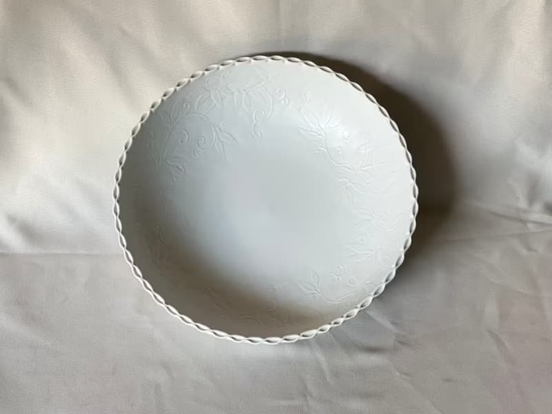 難あり 大鉢 白磁 内笹唐草