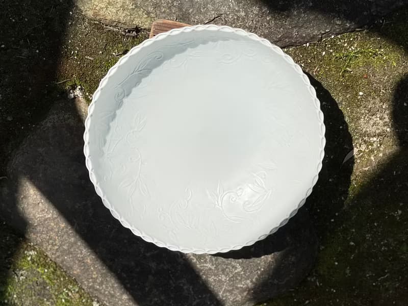 難あり 大鉢 白磁 内笹唐草