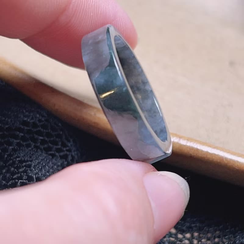 【求‧緣】冰烏雞翡翠戒指戒圈 | 國際16圍 | 天然緬甸玉翡翠A貨