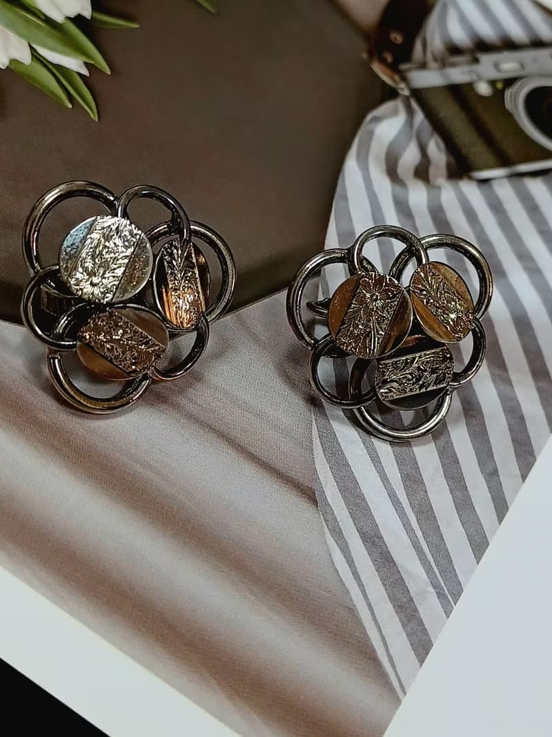vintage jewelry  Sarah Cov 古董金屬花卉夾式耳環