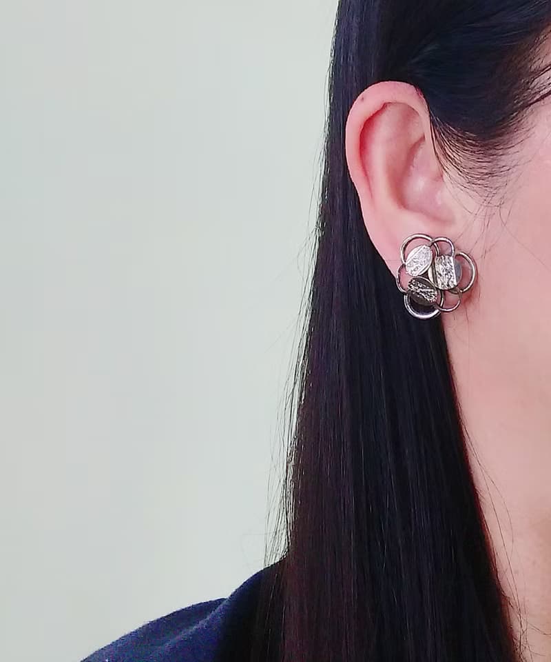 vintage jewelry  Sarah Cov 古董金屬花卉夾式耳環