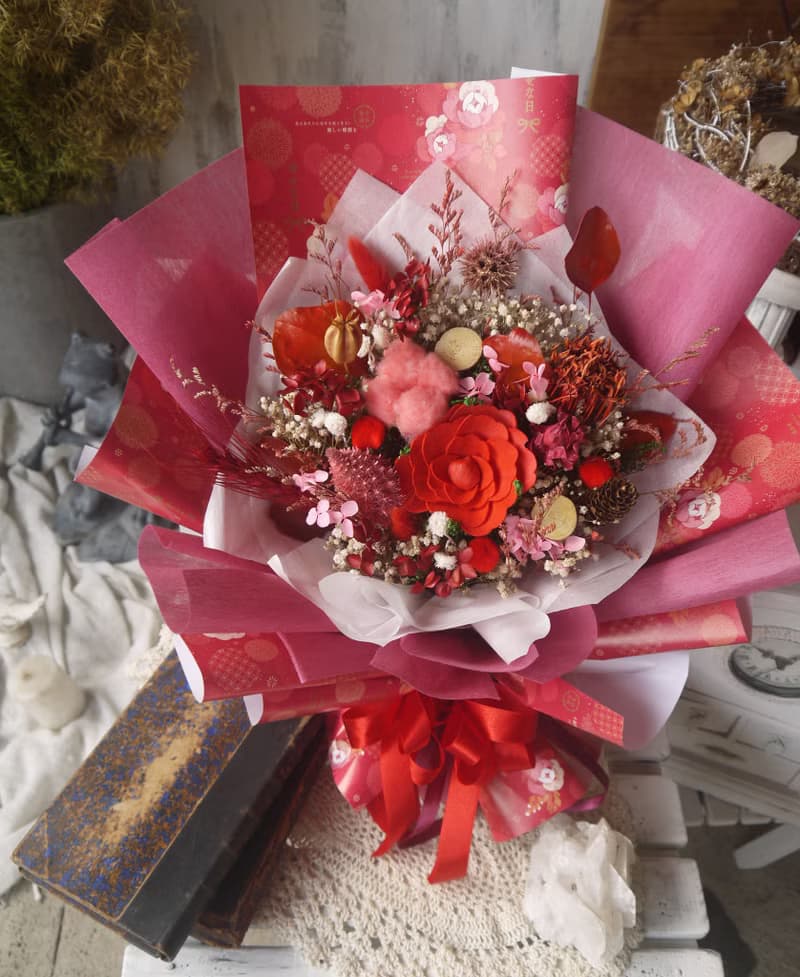 燕脂.溫馨紅色系.乾燥花.索拉花.永生花.情人節.畢業花束