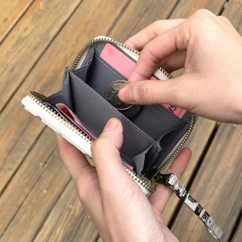 【紙感皺皺包】禮物 環保輕量 拉鍊卡片零錢包-舊報紙風