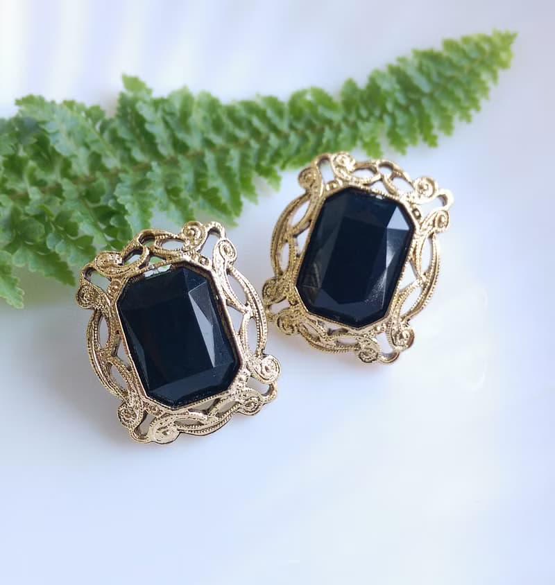 Vintage Jewelry 西洋古董飾品 金絲簍空框 復古 典雅 針式耳環