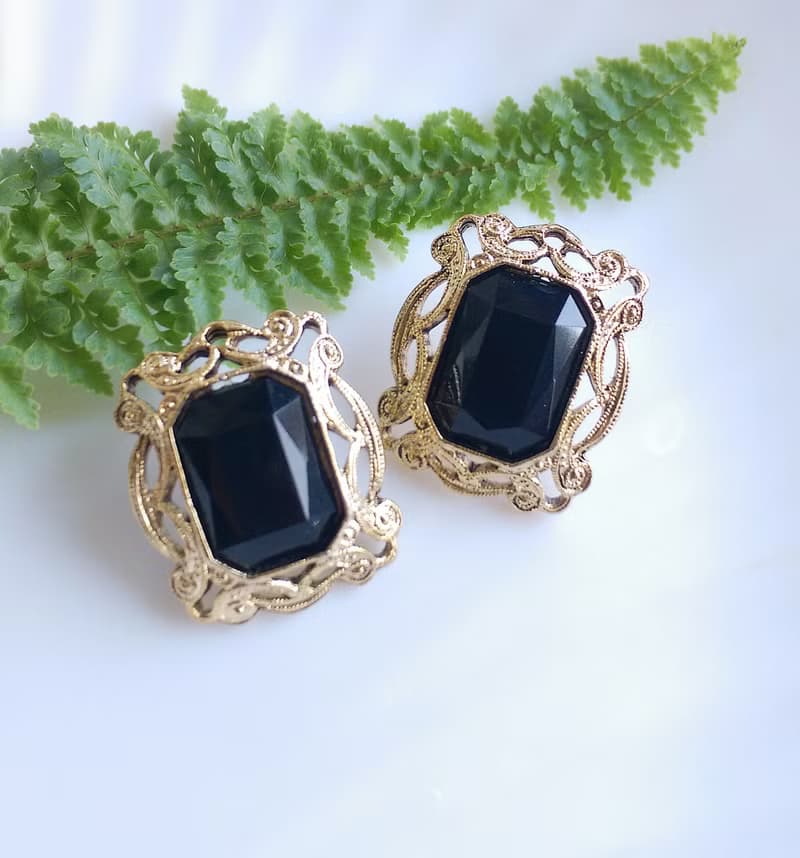 Vintage Jewelry 西洋古董飾品 金絲簍空框 復古 典雅 針式耳環