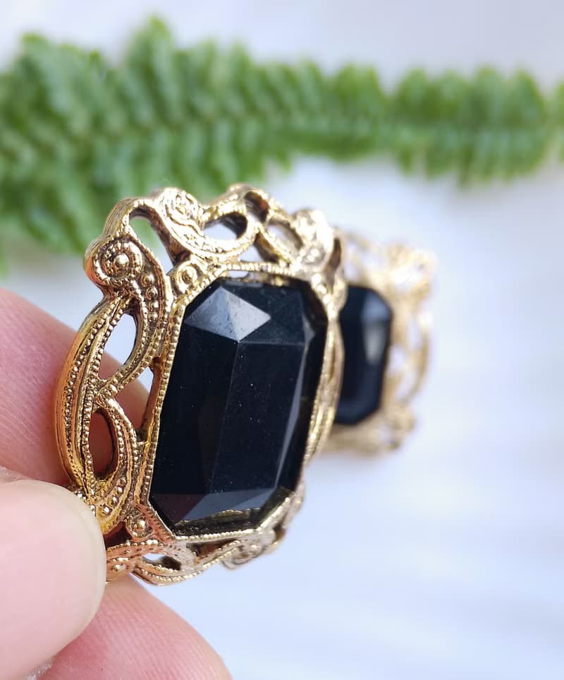 Vintage Jewelry 西洋古董飾品 金絲簍空框 復古 典雅 針式耳環