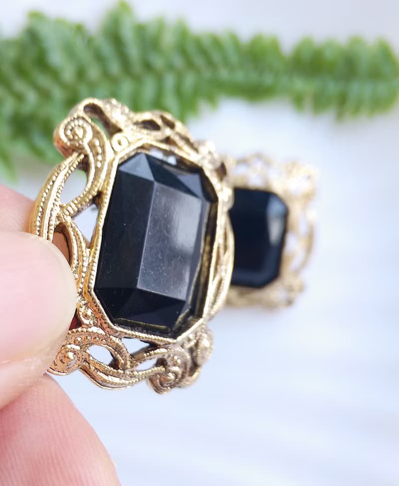 Vintage Jewelry 西洋古董飾品 金絲簍空框 復古 典雅 針式耳環