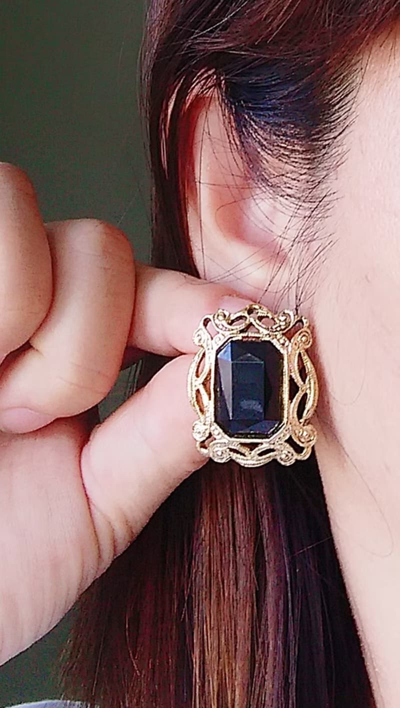 Vintage Jewelry 西洋古董飾品 金絲簍空框 復古 典雅 針式耳環