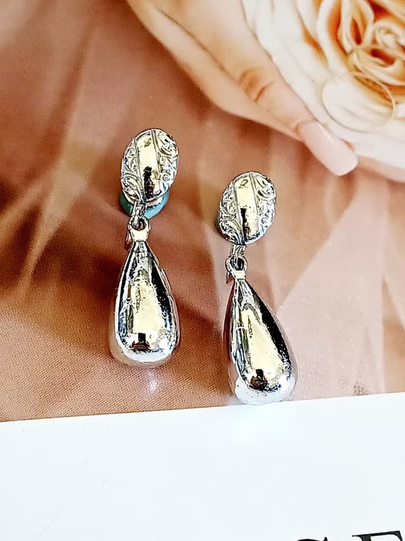 vintage jewelry  典雅銀色水滴垂墜 夾式耳環