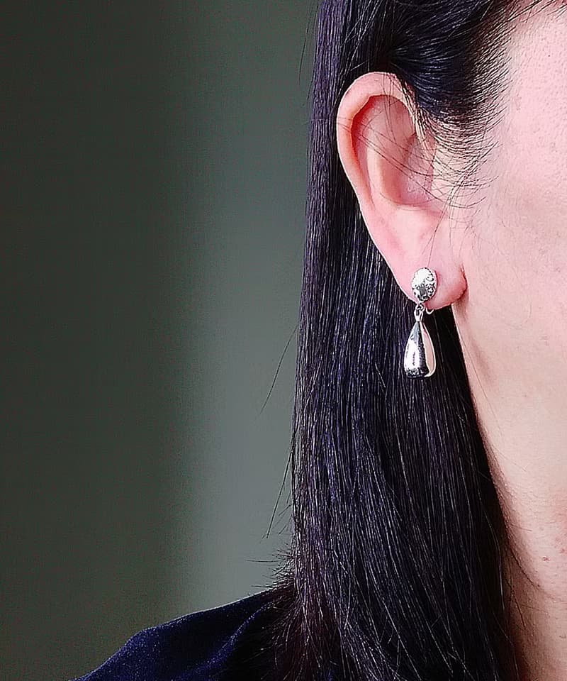 vintage jewelry  典雅銀色水滴垂墜 夾式耳環