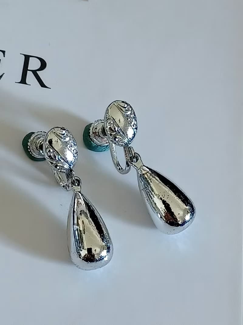 vintage jewelry  典雅銀色水滴垂墜 夾式耳環
