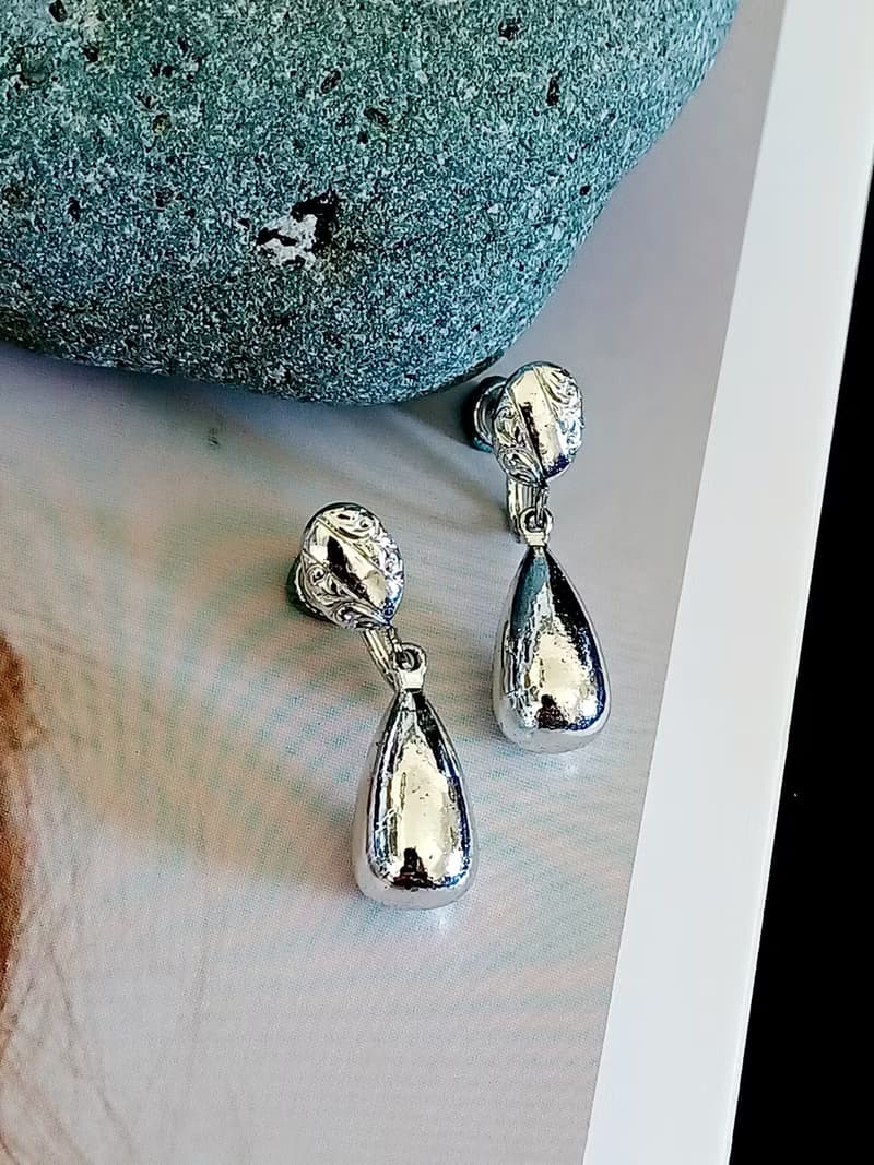 vintage jewelry  典雅銀色水滴垂墜 夾式耳環